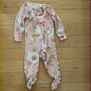 Carters little planet organic 9 months sleep n play